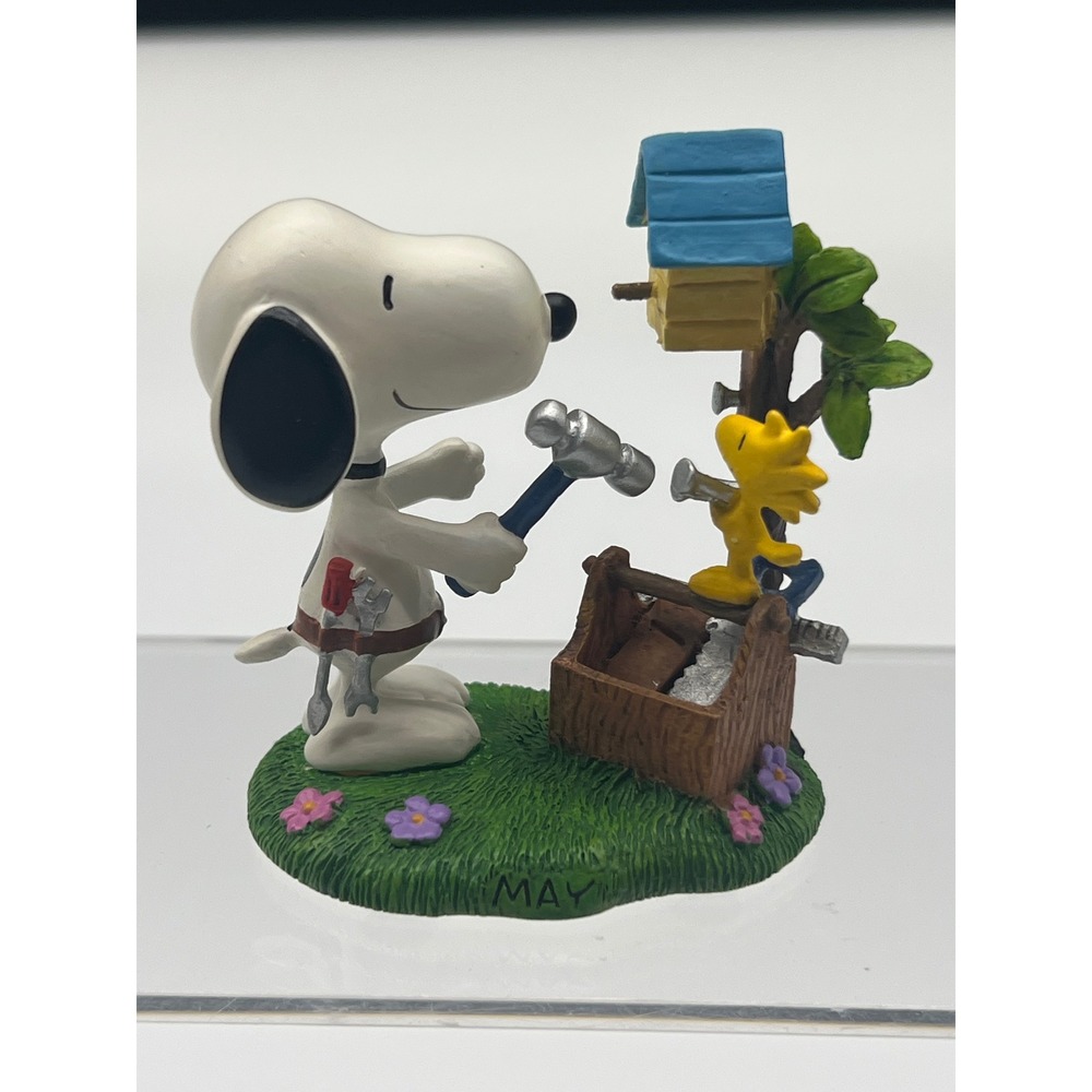 Danbury Mint Peanuts Perpetual Calender Snoopy and Woodstock "May"